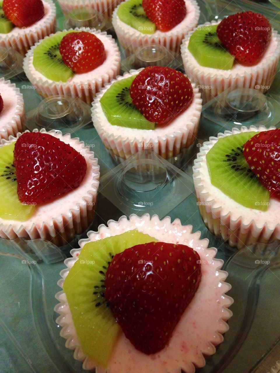 Strawberry daiquiri cheesecake cupcakes