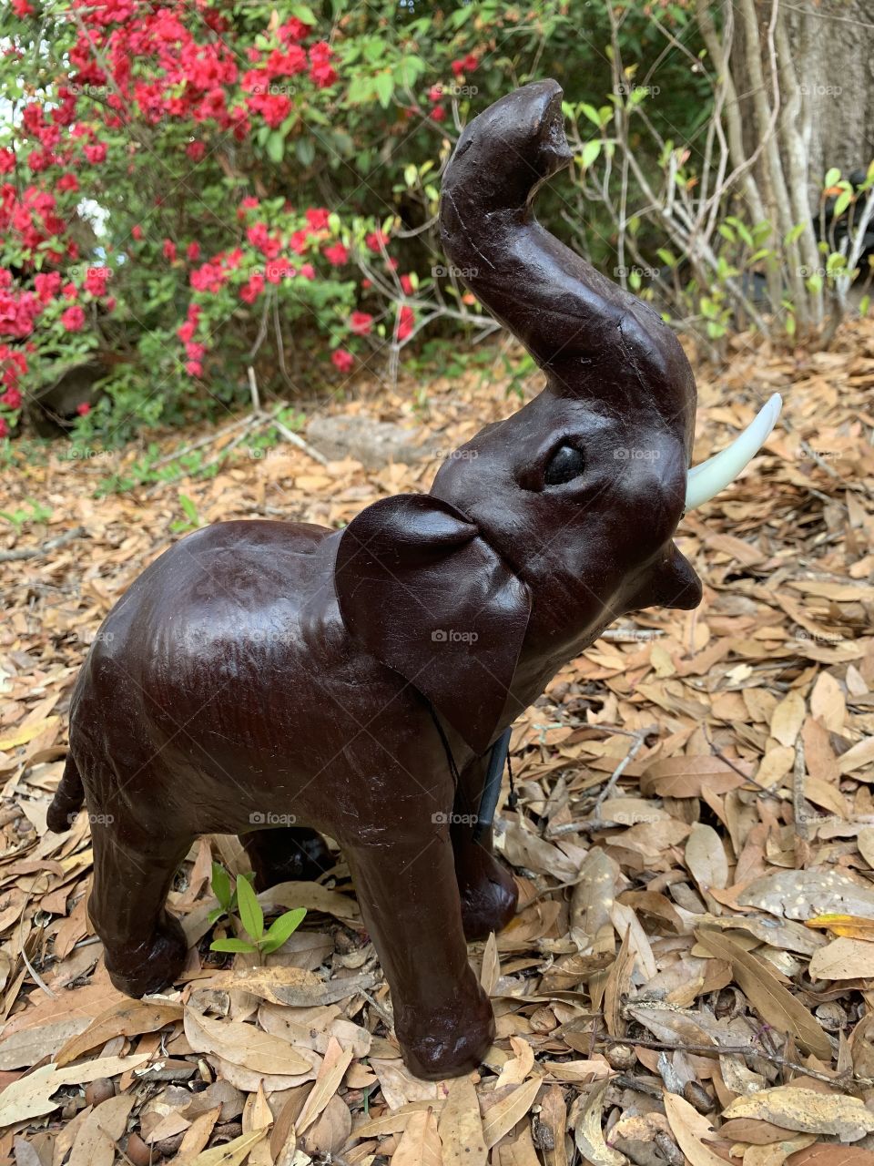 E - Elephant - VINTAGE LEATHER ELEPHANT, BROWN STATUE, GLASS EYES, AFRICAN WILDLIFE