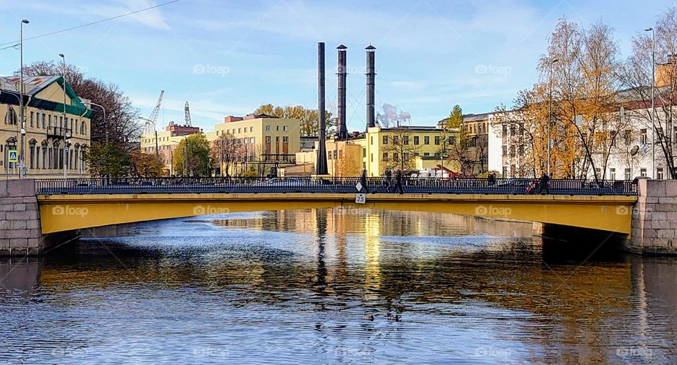 Urban water 💦 Bridge 💦 City 🏢 Autumn time 🍂