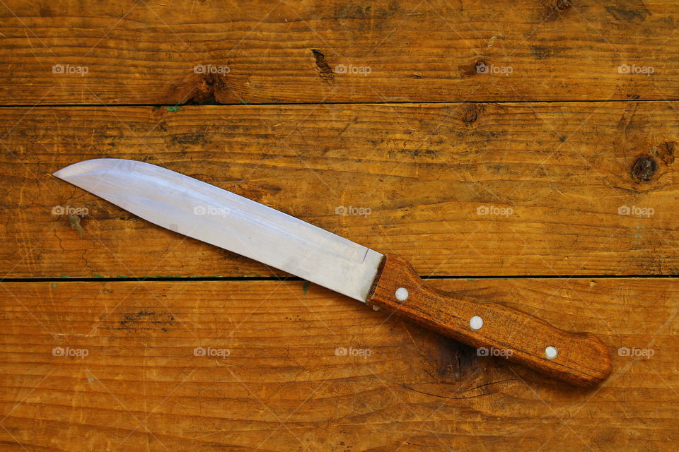 knife on table