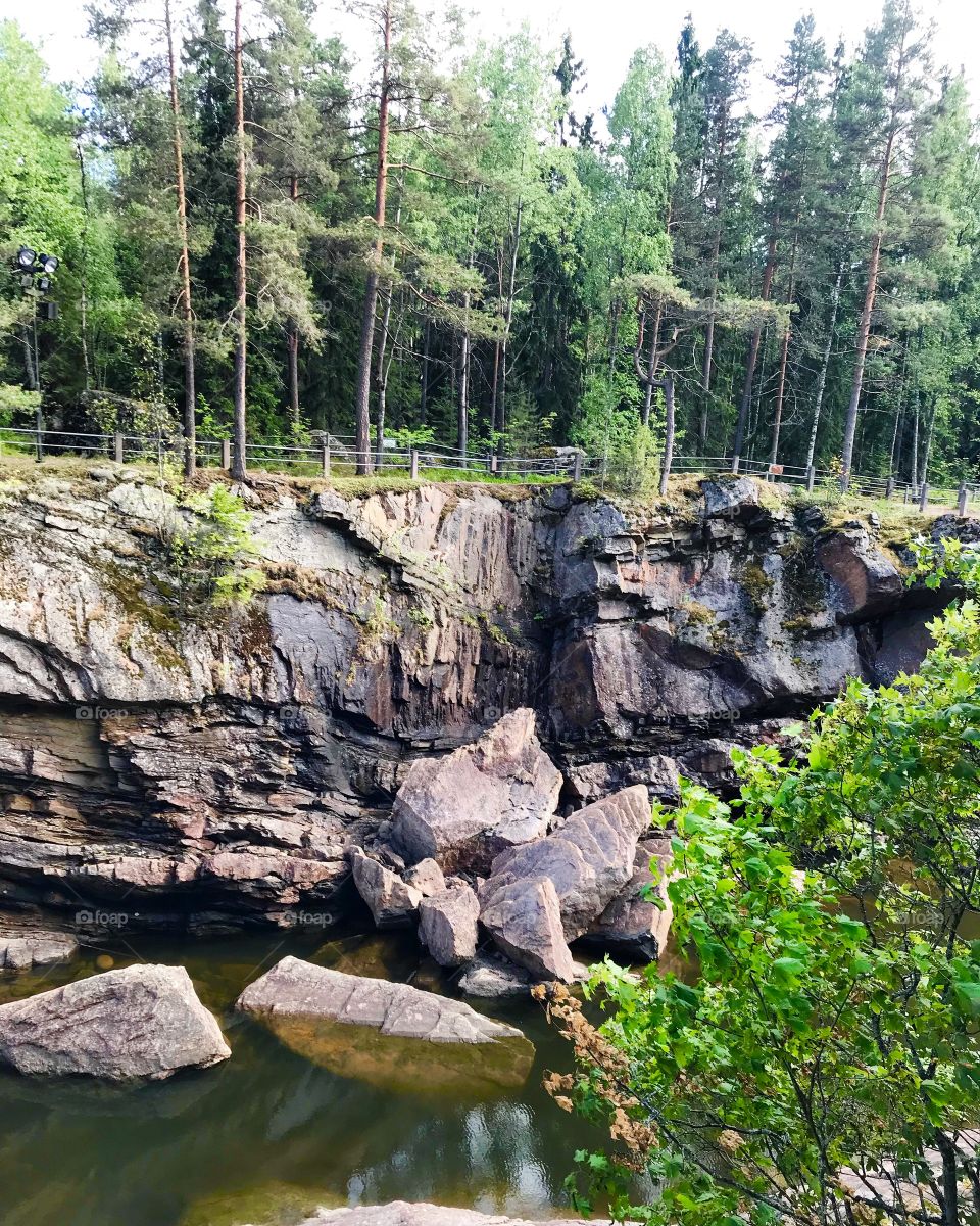 Imatrankoski (Finnish Imatrankoski) is a gully in Finland, lake on the Vuoksa River, 7 km from its exit from Lake Saimaa. It is located in the city of Imatra, Imatrankoski district. Imatra.Suomi Finland .👍