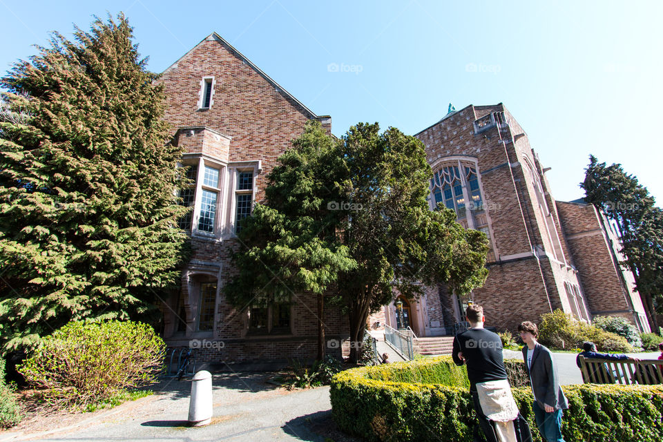 Tourist and building 