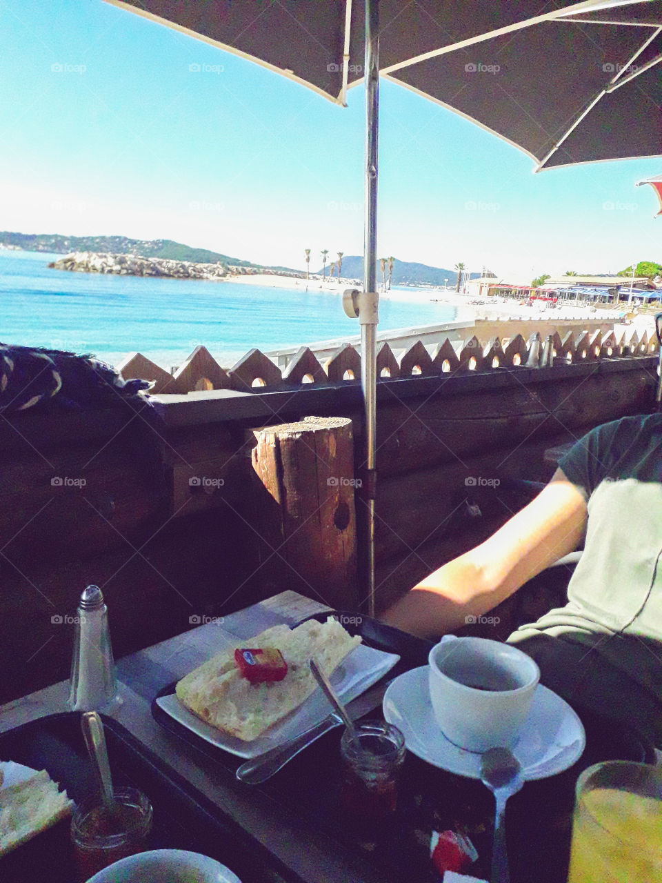 Breakfast at the beach