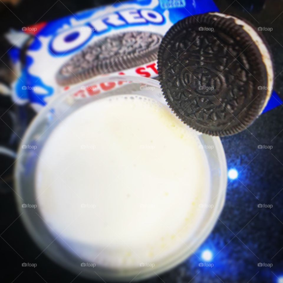 Oreo Mega Stuff + Milk = 🤩