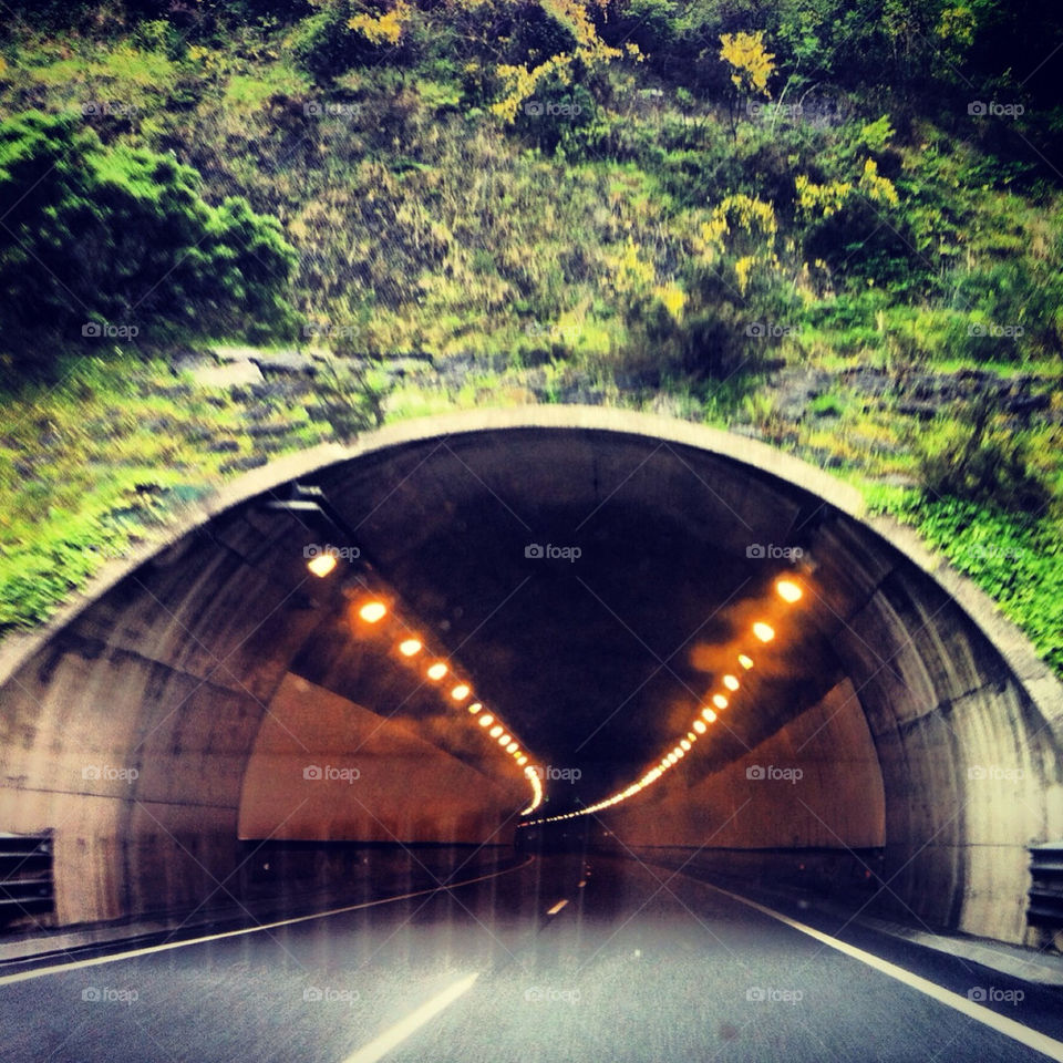 TUNNEL