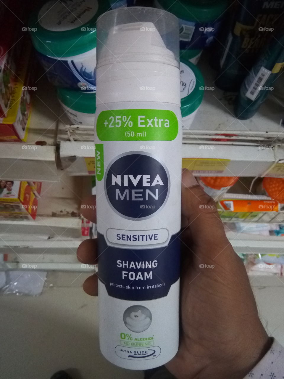 NIVEA MEN SHAVING FOAM PROTECTS SKIN FROM IRRITATIONS.