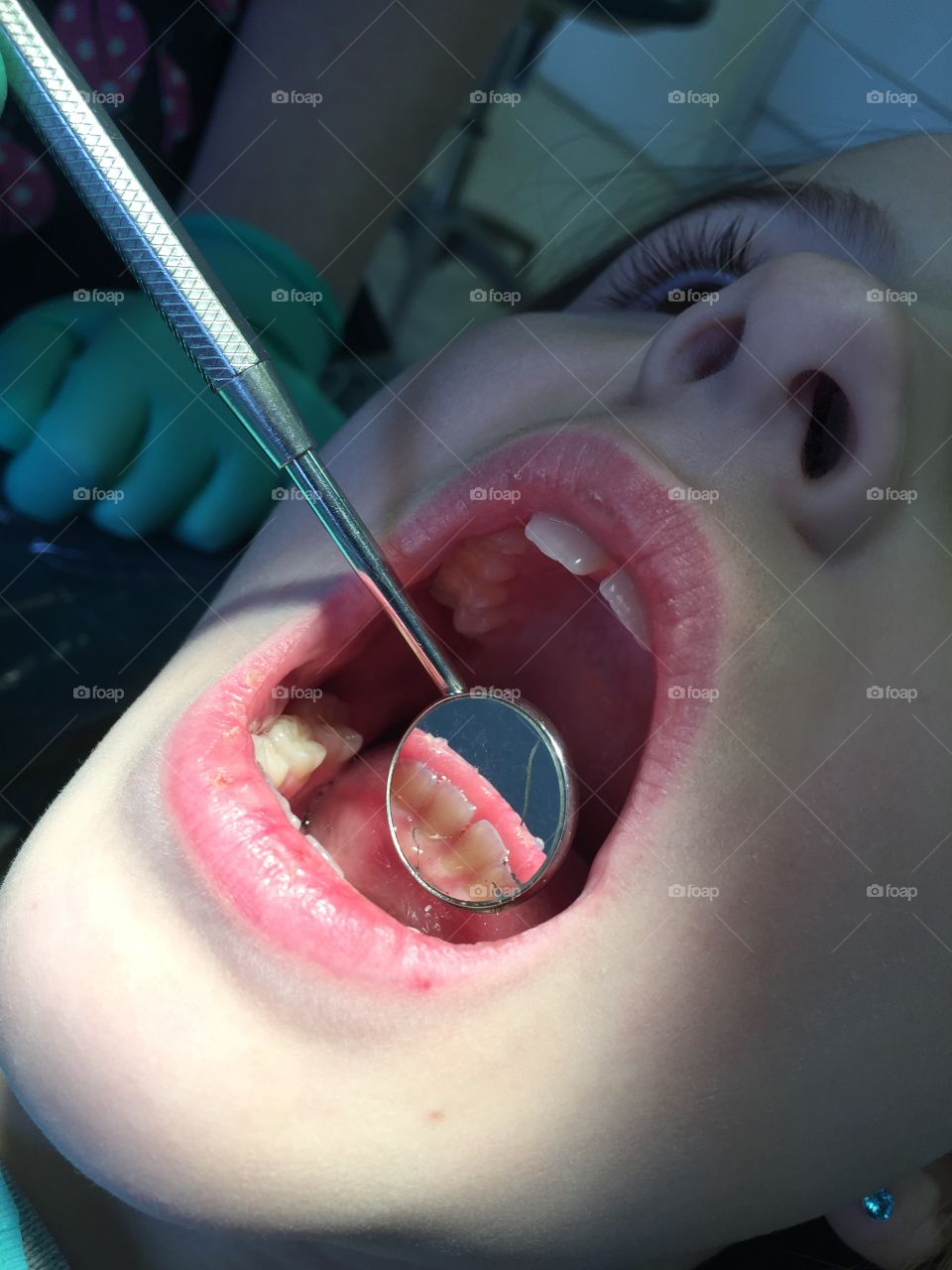 Kids at the dentist 