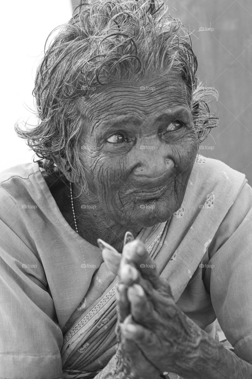 A soulful story of old women who thanks people to help with her food