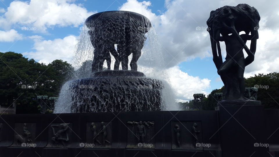 fountains in vigelandsparken