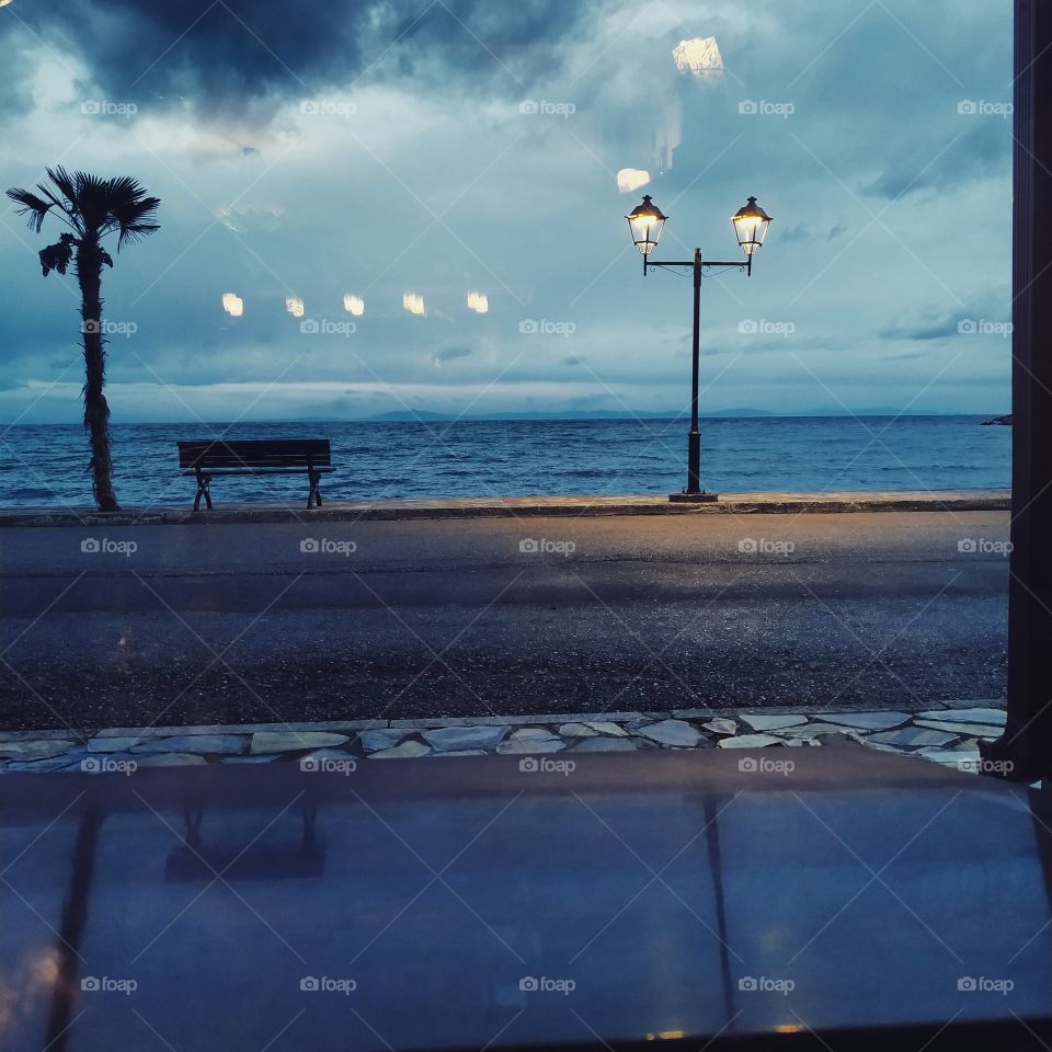 This is a smalll city in central greece called platamonas.... enjoy the view .. visit Greece 😍