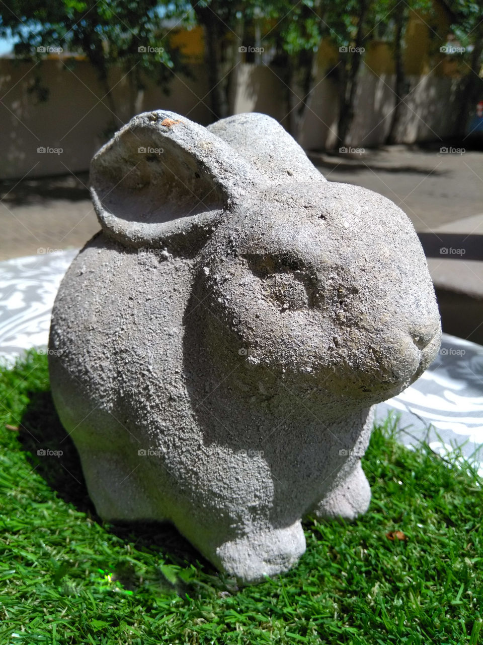 rabbit statue