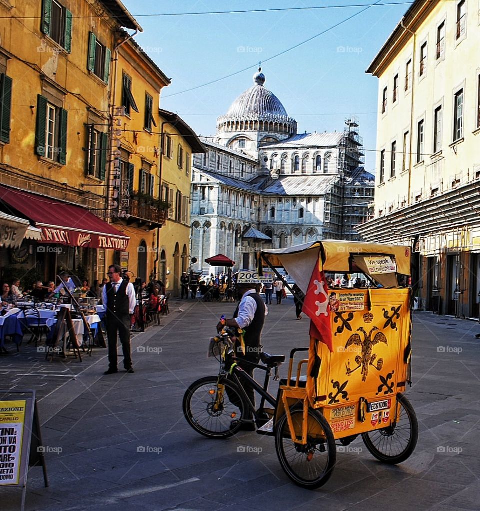 Yellow the Italian way