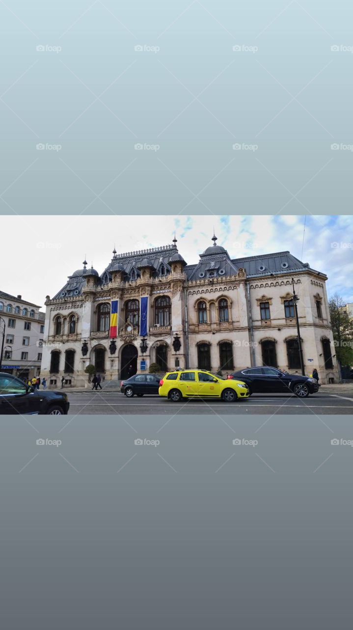 Noise. Cars. Picture on the go. Crowded city. Colors. 