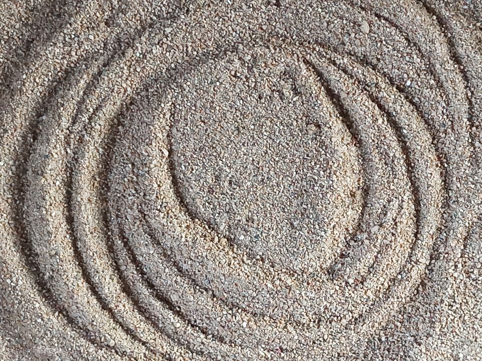 some circles trace on the sand