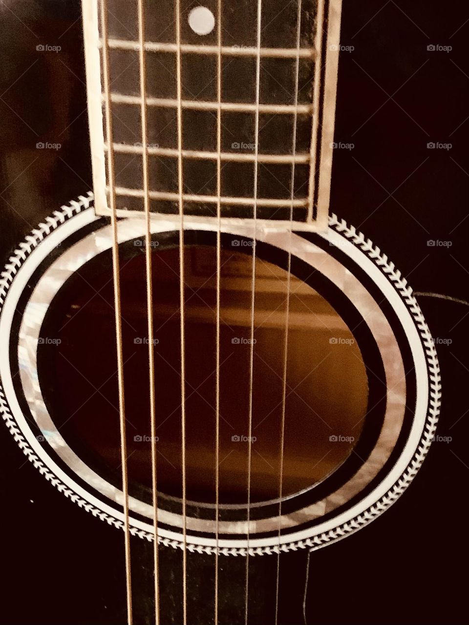 Sound hole 