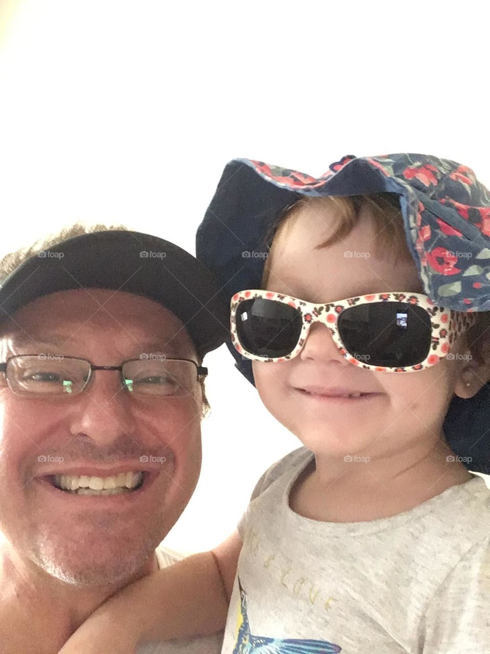 🇺🇸 My daughter Estela is my reason for living!  With your sweet smile, fatherhood is my meaning. / 🇧🇷 Minha filha Estela é a razão do meu viver! Com seu doce sorriso, a paternidade é o meu sentido.