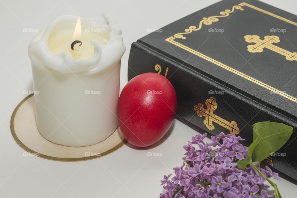 Red egg and bible 