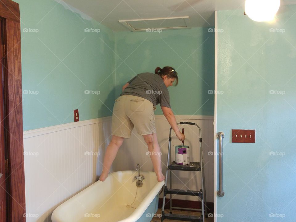 painting bathroom walls