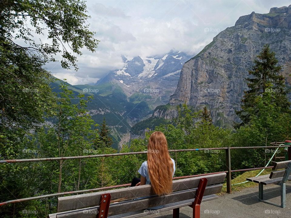 Glimmers: small moments of happiness
girl contemplating the mountains