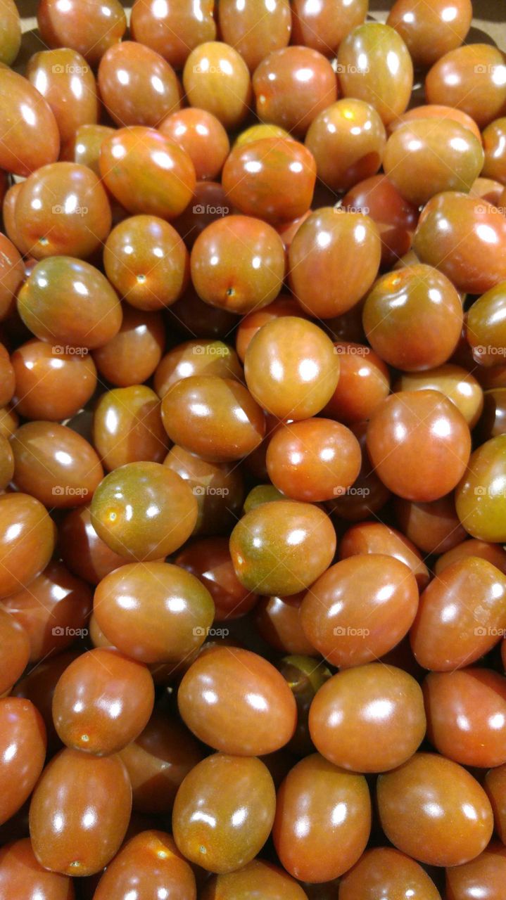 Cherries tomatoes