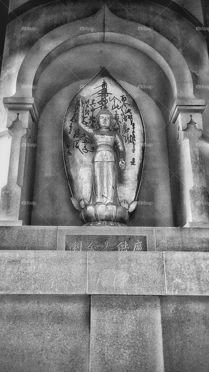 buddah in black and white