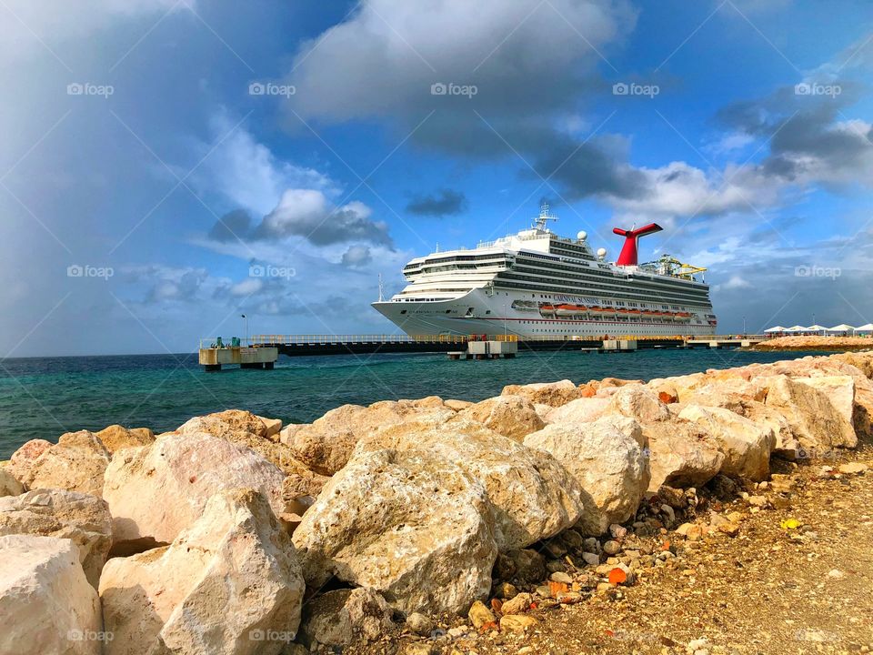 Carnival sunshine cruise docked in Curaçao 2018
