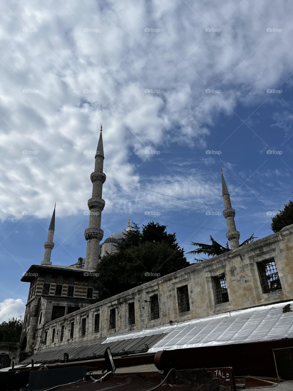 A rare view of Aya Sofía: initially built by Constantine and still erected to this day in the ancient city of Constantinople, present-day Istanbul.