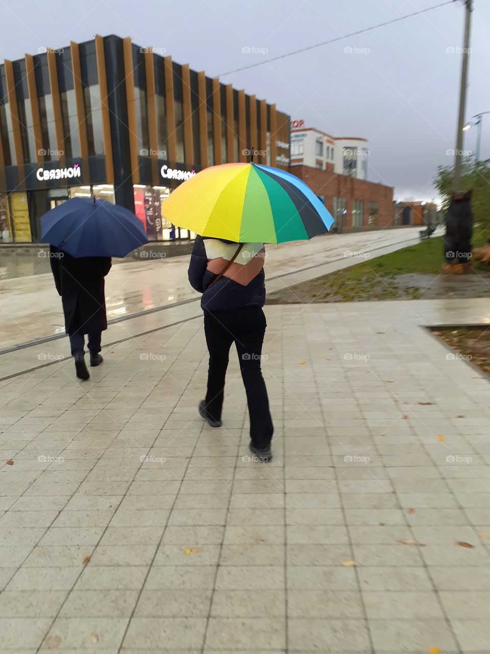 на улице дождь