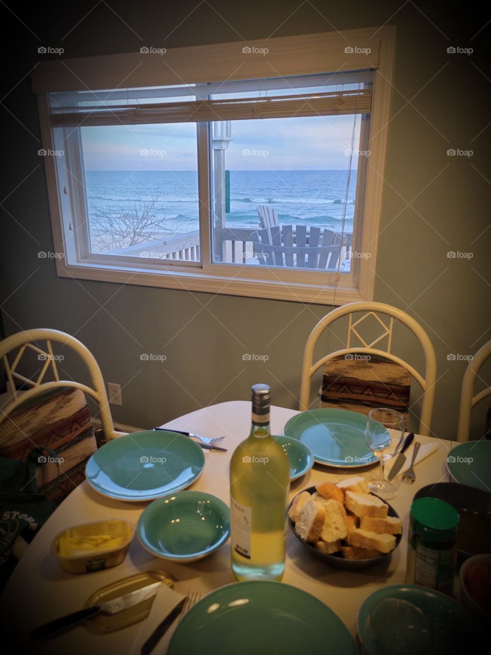 dinner at the ocean