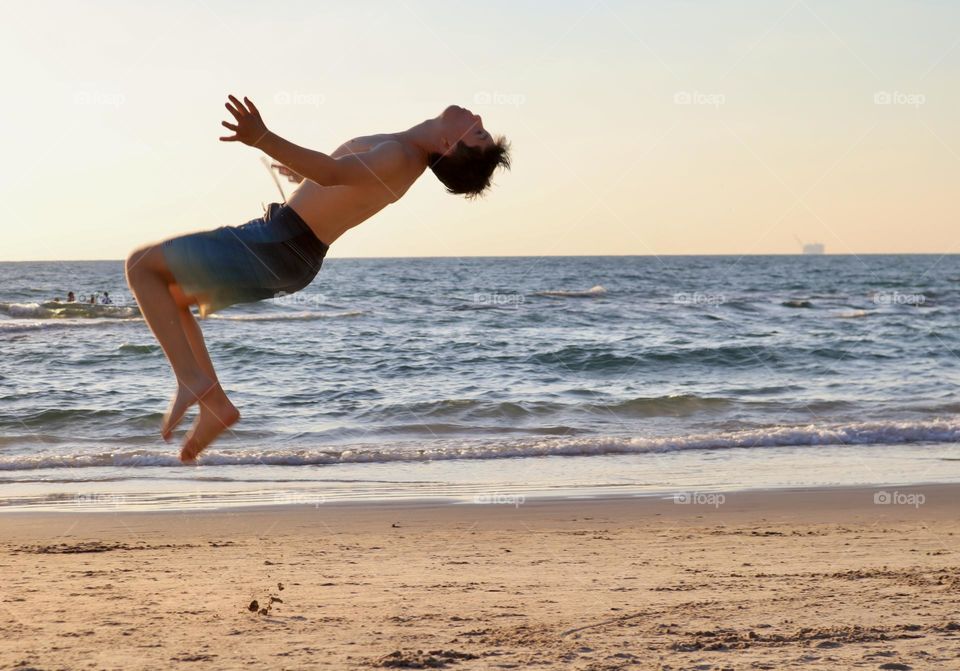 Stunts and flip on the beach