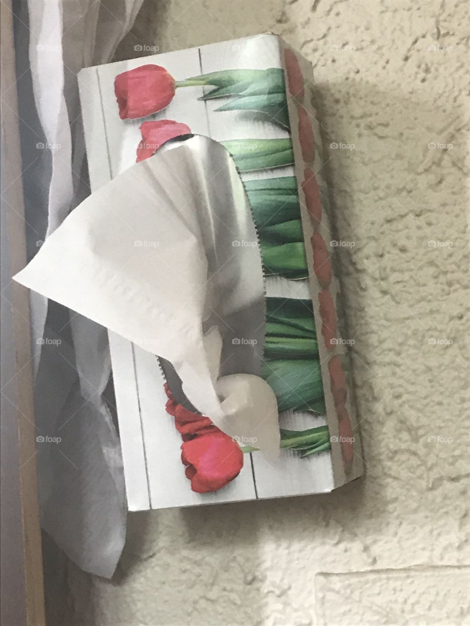 Boîte de mouchoir installer au mur 