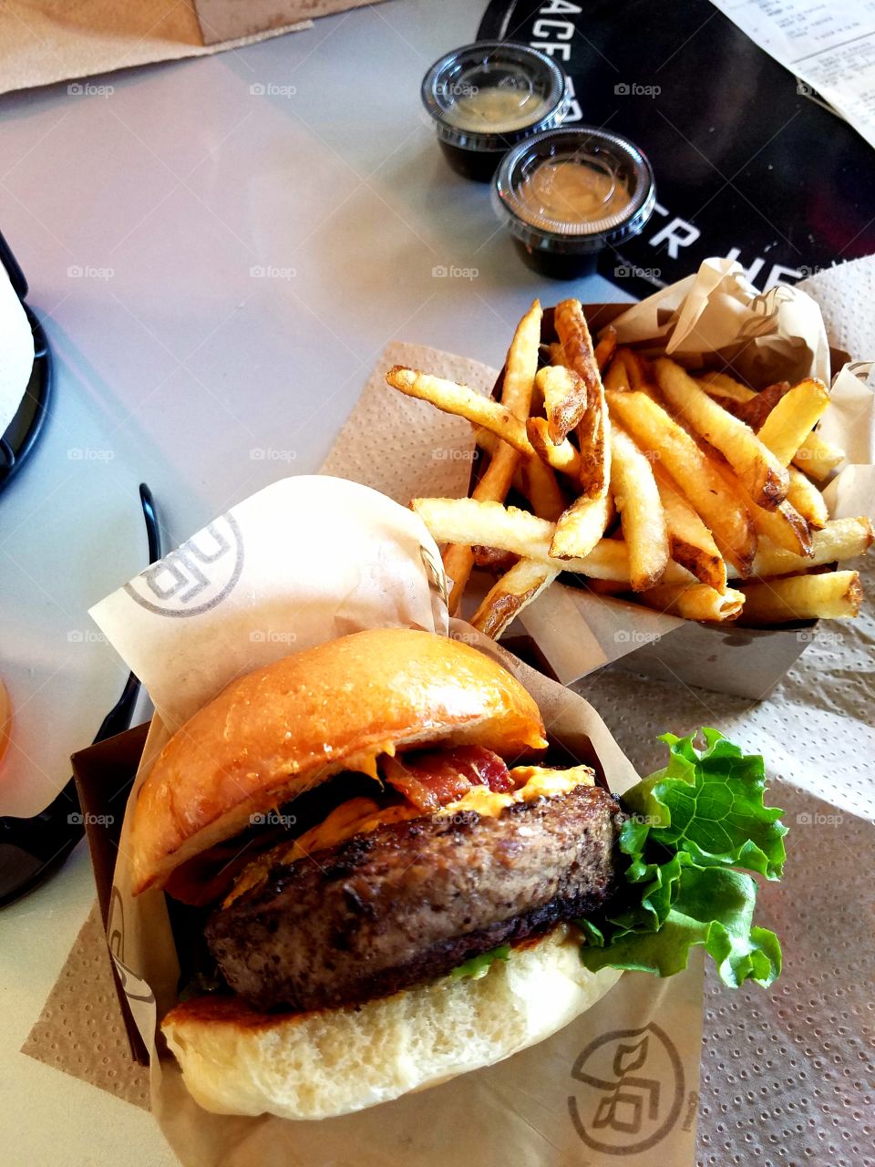 Lunch at D-Luxe Burgers in Disney Springs