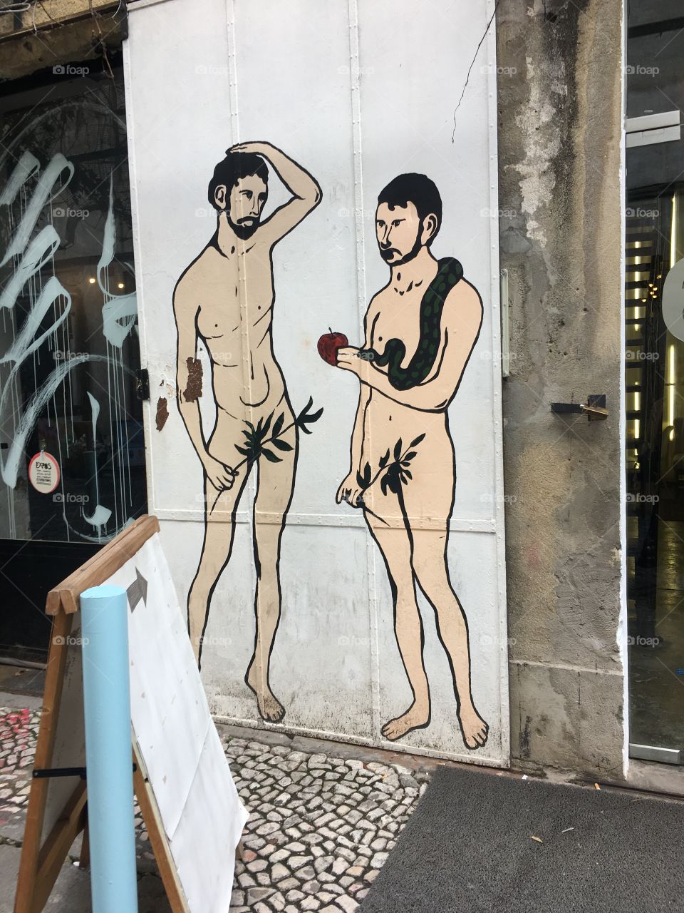 Beautiful street art spotted in Lisbon streets 