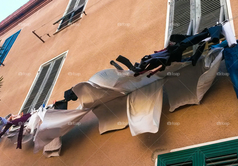 drying clothes in a windy day