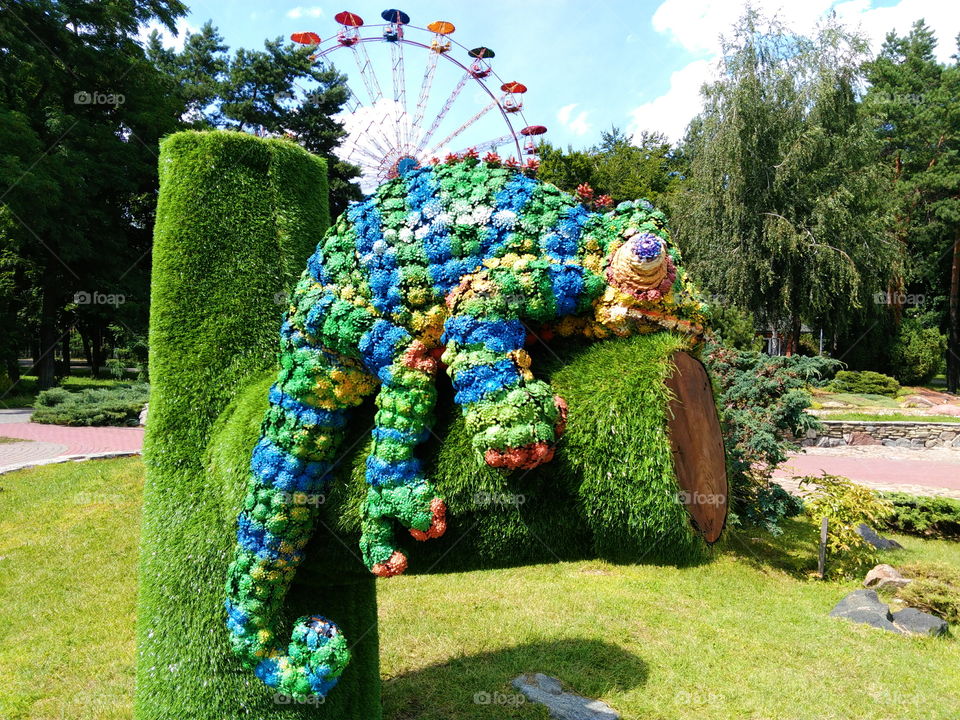 composition of a lizard in a recreation park in the city of Kiev