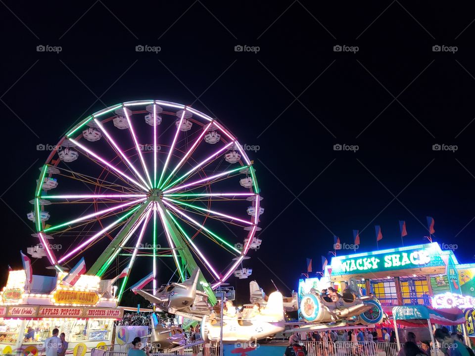 Fest and ferris wheel at night