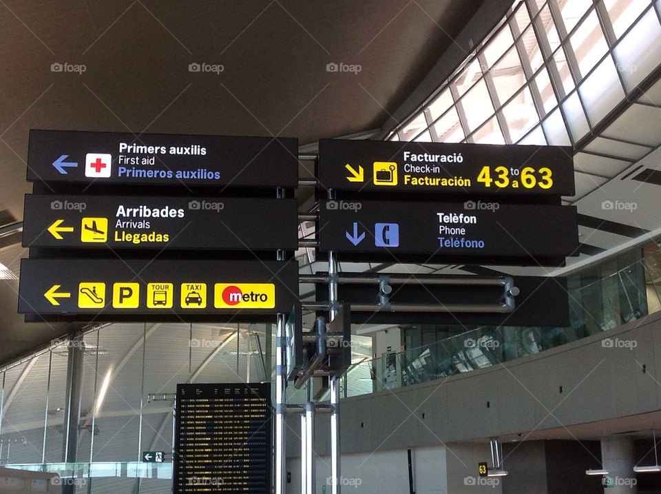 airport flight board spain by ventanamedia