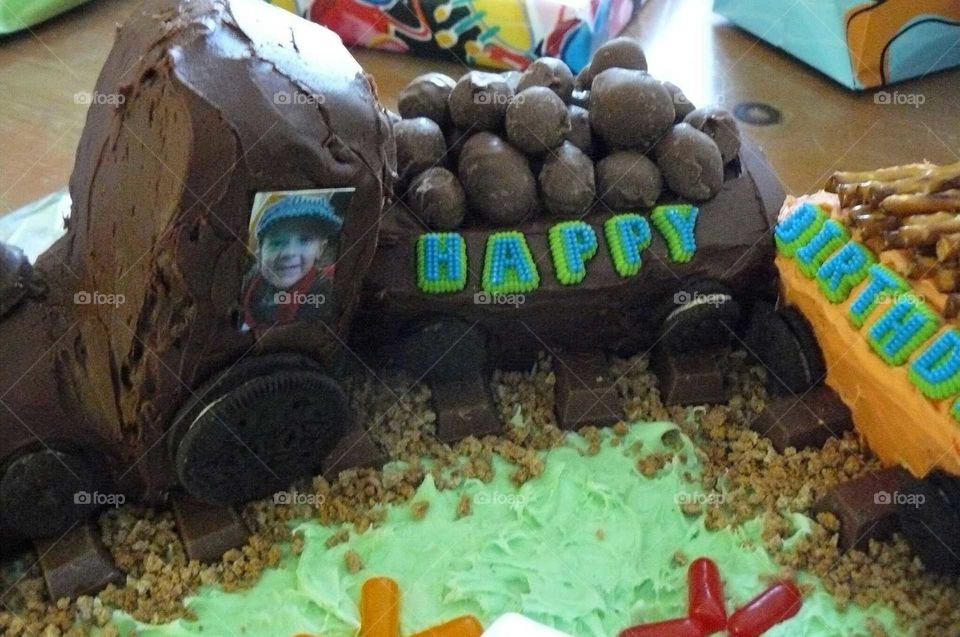 Train cake