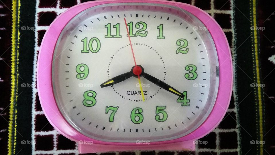 analog alarm quartz clock