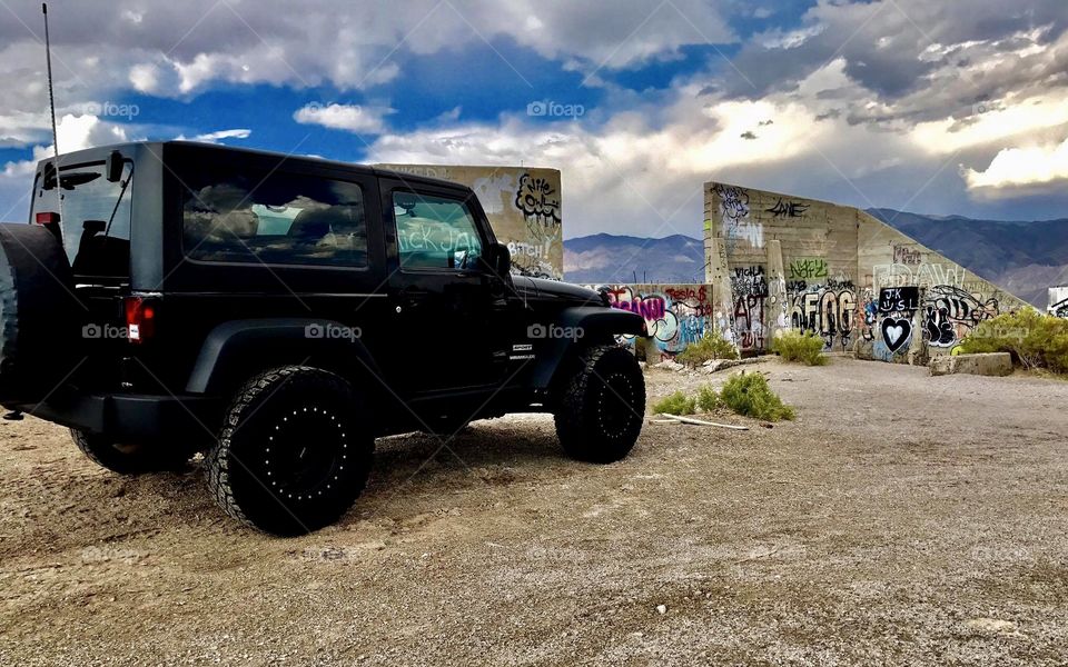 Jeep and graffiti 