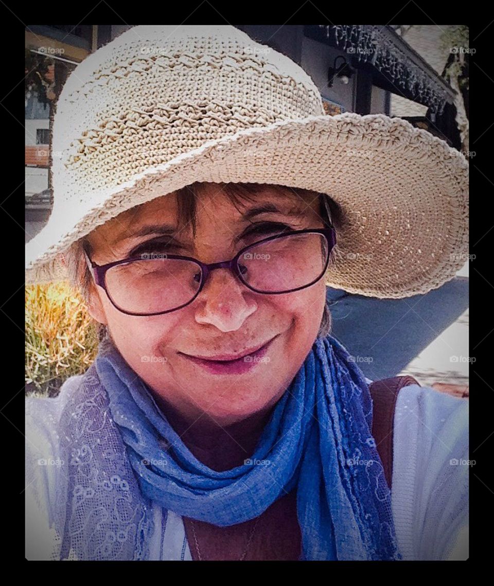 Shopping at Laguna Beach. I was taking a little shopping break from babysitting Henry while his little brother Max was being born. :)