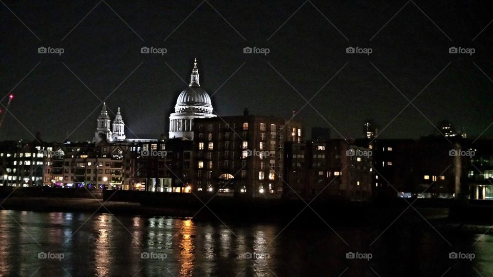 St. Paul's before the twilight