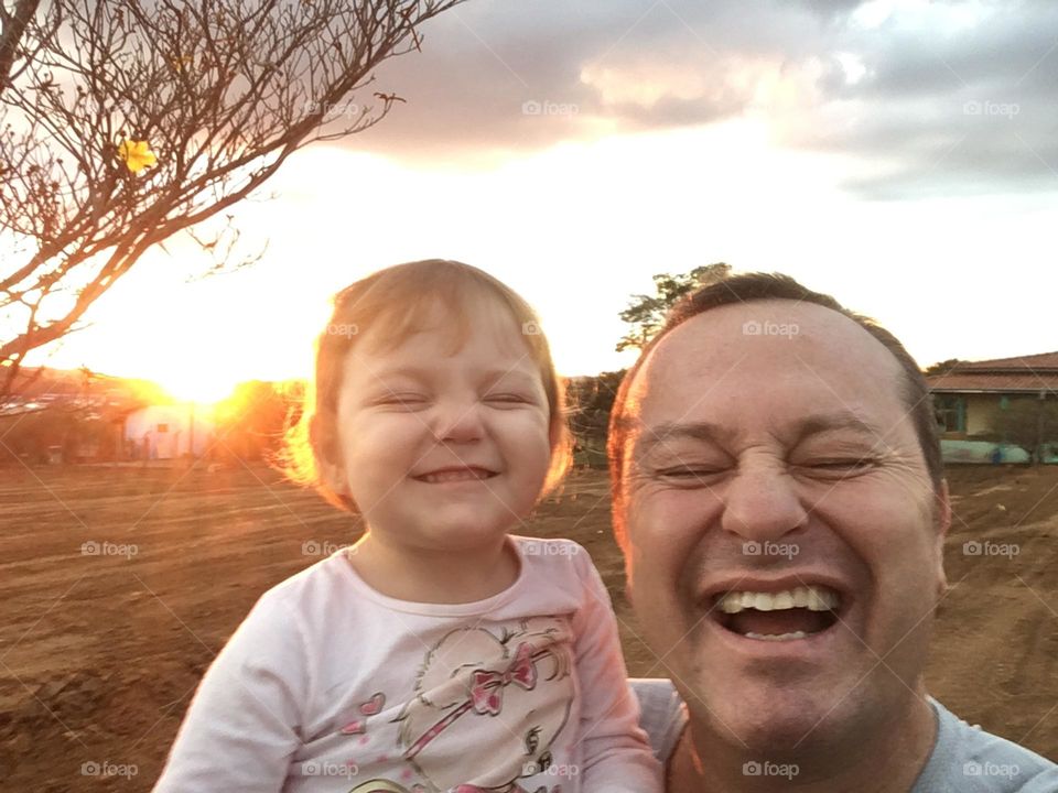 🇺🇸 My daughter Estela is my reason for living!  With your sweet smile, fatherhood is my meaning. / 🇧🇷 Minha filha Estela é a razão do meu viver! Com seu doce sorriso, a paternidade é o meu sentido.