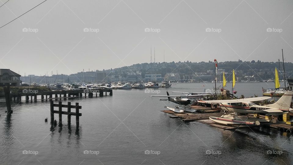 Seaplanes and Boats around Lake Union
