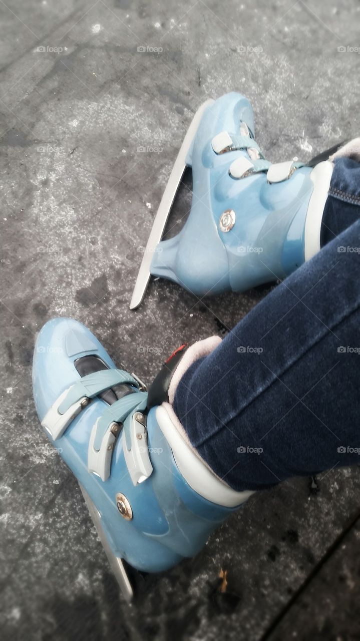skates