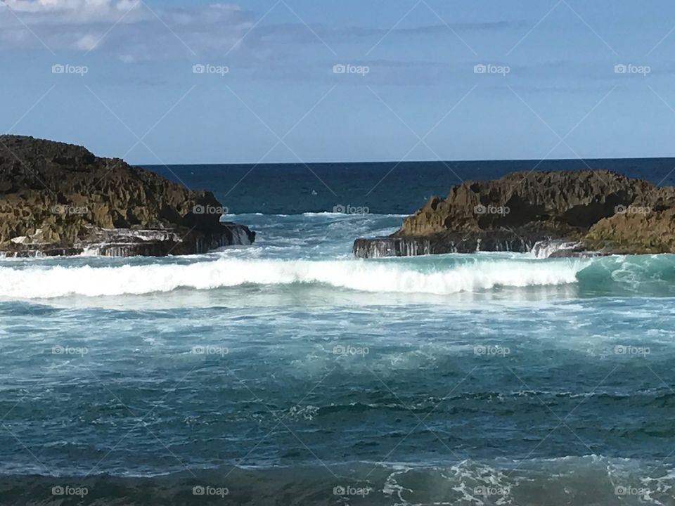 Water between two rocks 