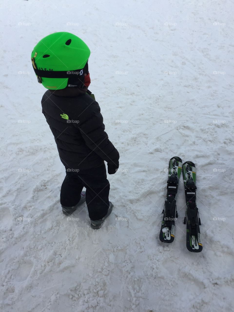 Green ski helmet 