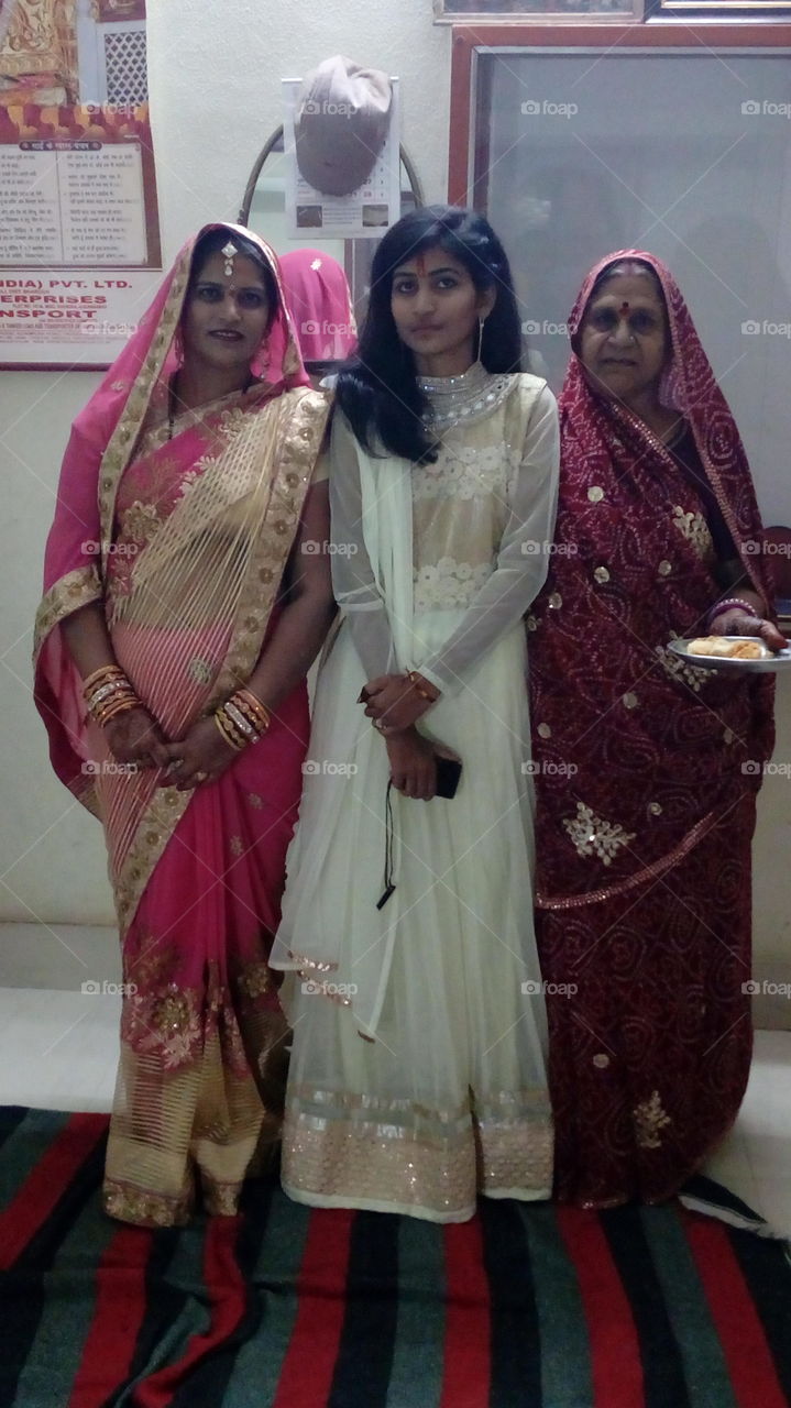 daughter with mother n grandmother