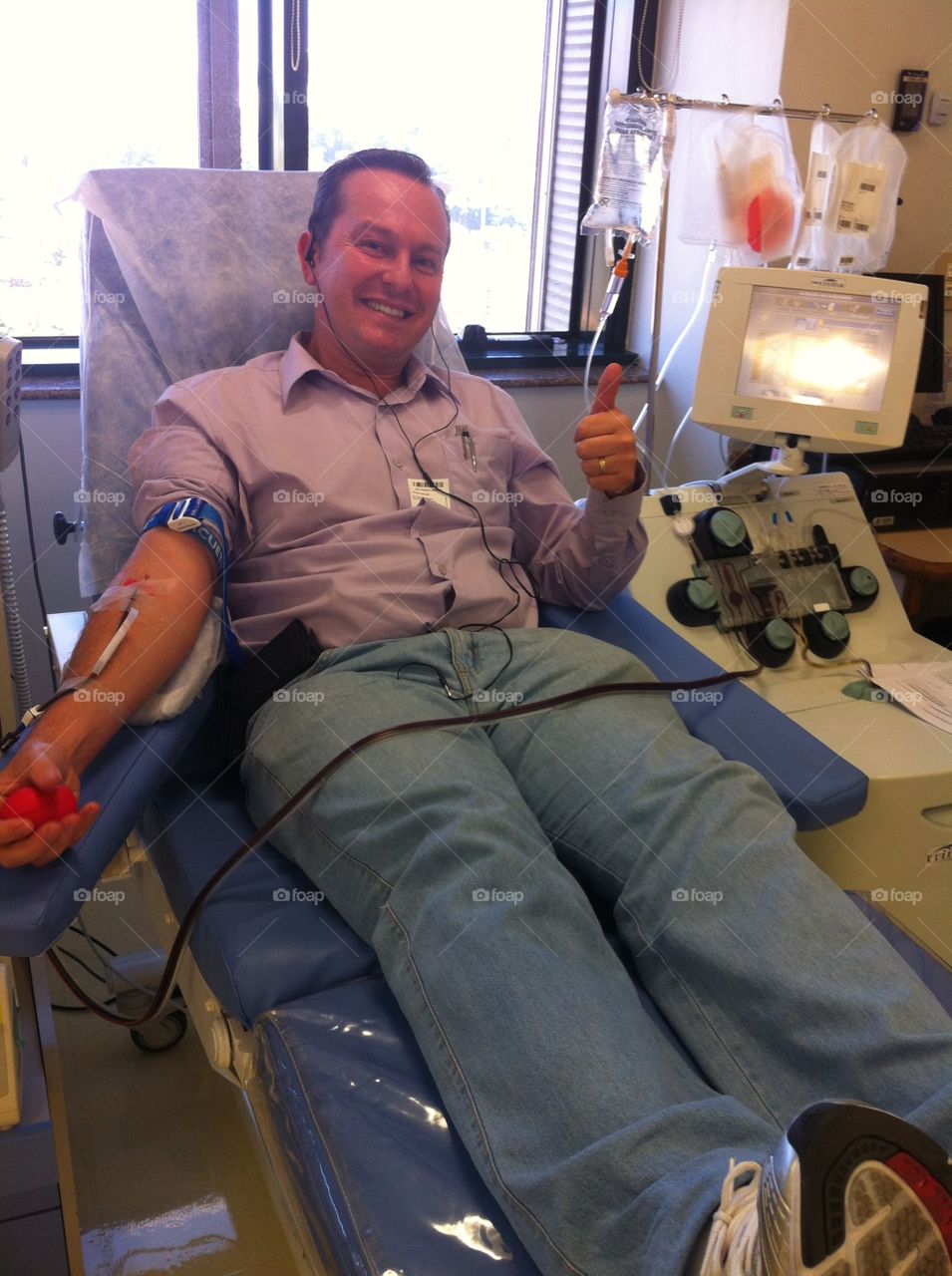 SOLIDARIEDADE - doar sangue, plaquetas e / ou qualquer outro hemoderivado é um ato de amor. Seja voluntário, seja doador!