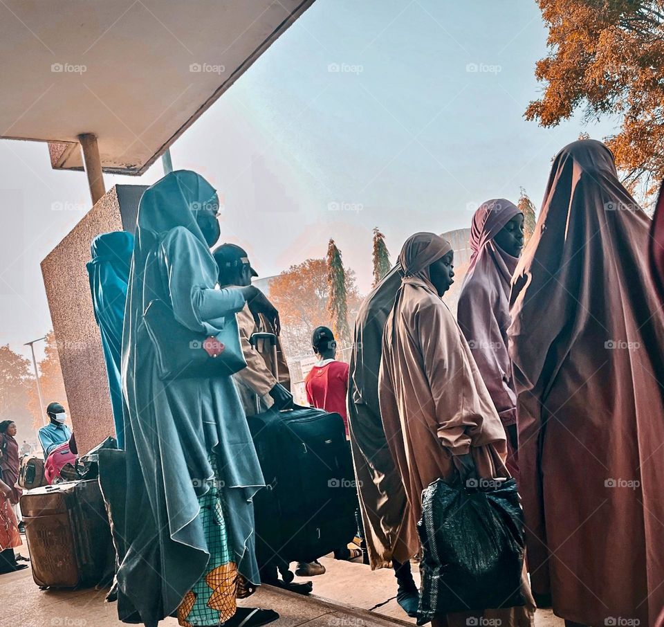 It’s going-home-for-election-break season! Students say their goodbyes as they pack out of Queen Amina hostel in Ahmadu Bello University ahead of the presidential and gubernatorial elections of Nigeria. 